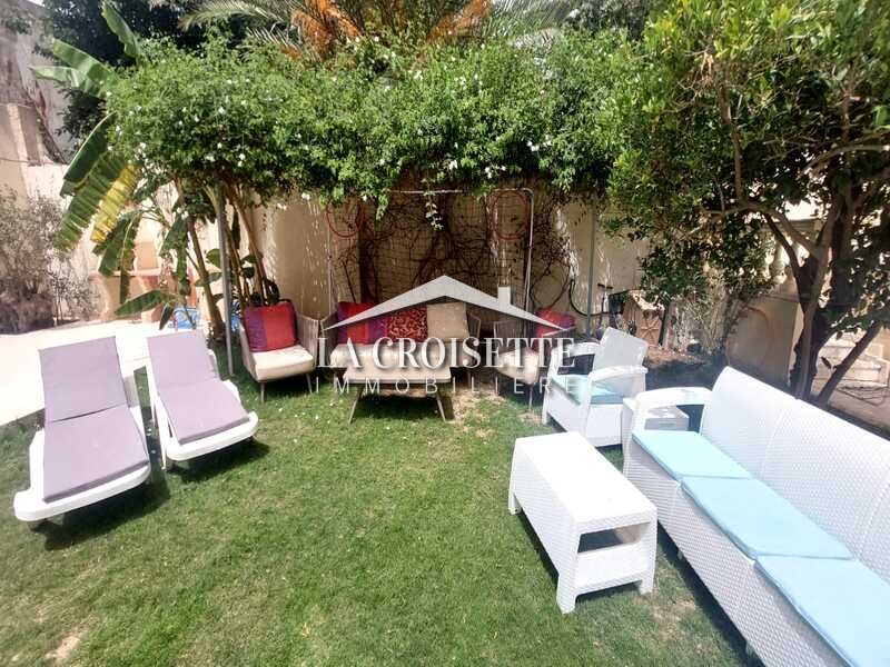 Villa plain pied S+3 avec piscine à Carthage